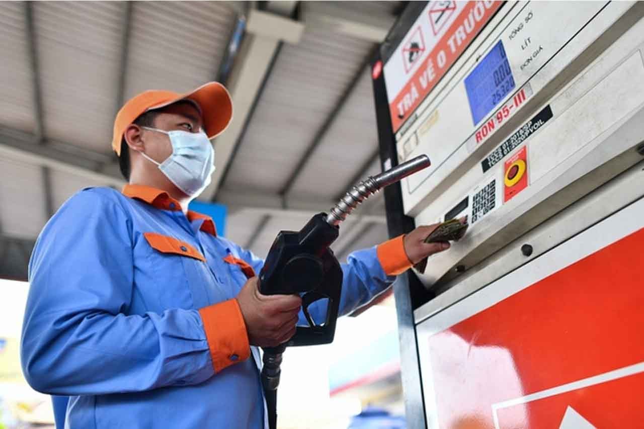 Giá xăng dầu hôm nay ngày 11/4: Đột ngột lao dốc sau khi liên tục tăng 1 Giá xăng dầu hôm nay ngày 11/4: Đột ngột lao dốc sau khi liên tục tăng 1