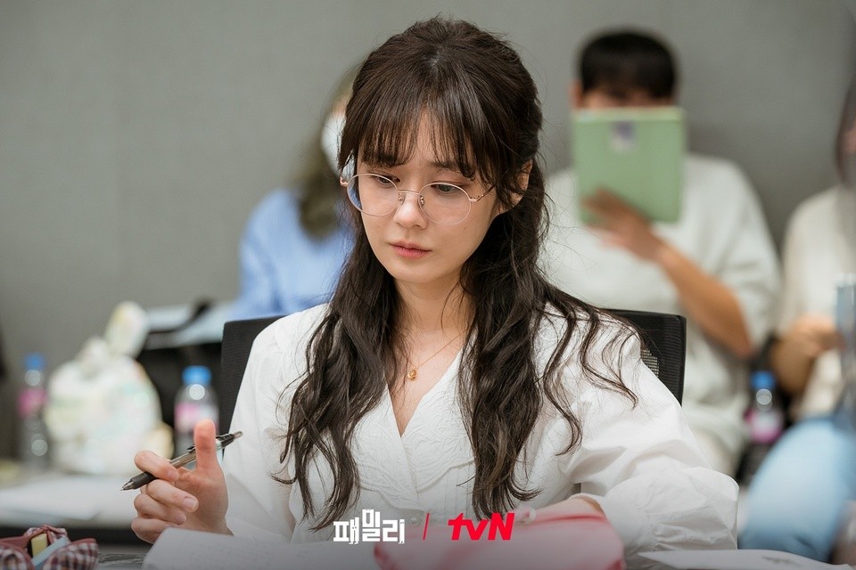 Jang Nara gây sốt với nhan sắc trẻ trung ở tuổi 42, xứng danh 'ma cà rồng' của Kbiz 3 Jang Nara gây sốt với nhan sắc trẻ trung ở tuổi 42, xứng danh 'ma cà rồng' của Kbiz 3