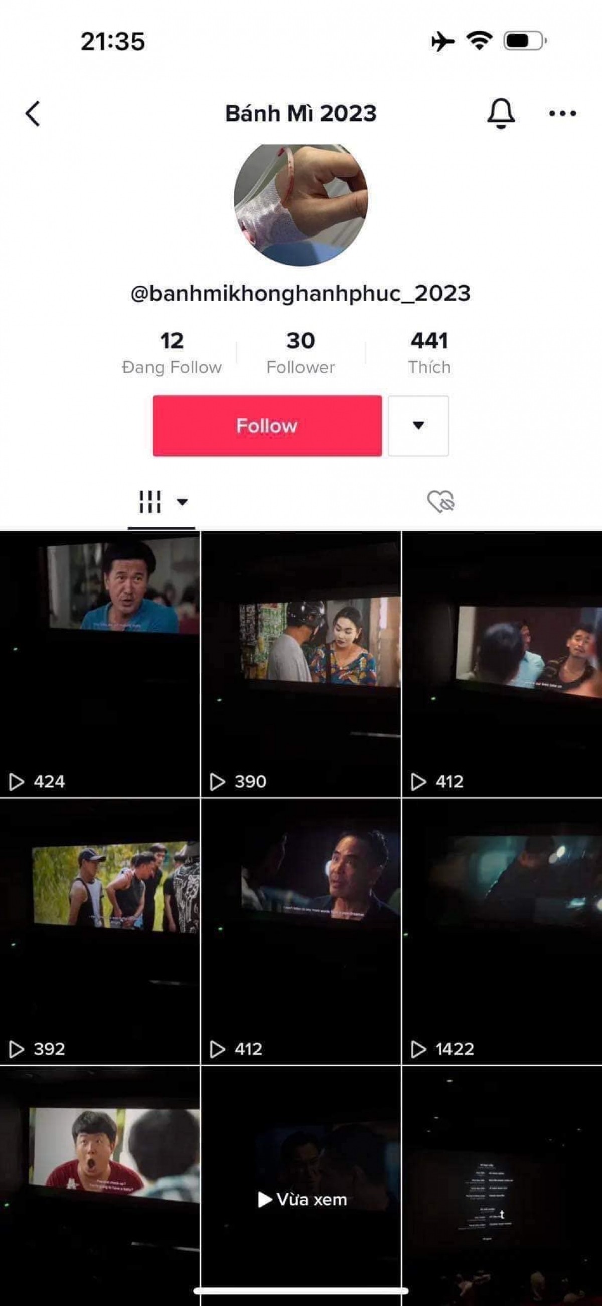 Nhiều video quay lén phim đang lan truyền trên mạng xã hội.