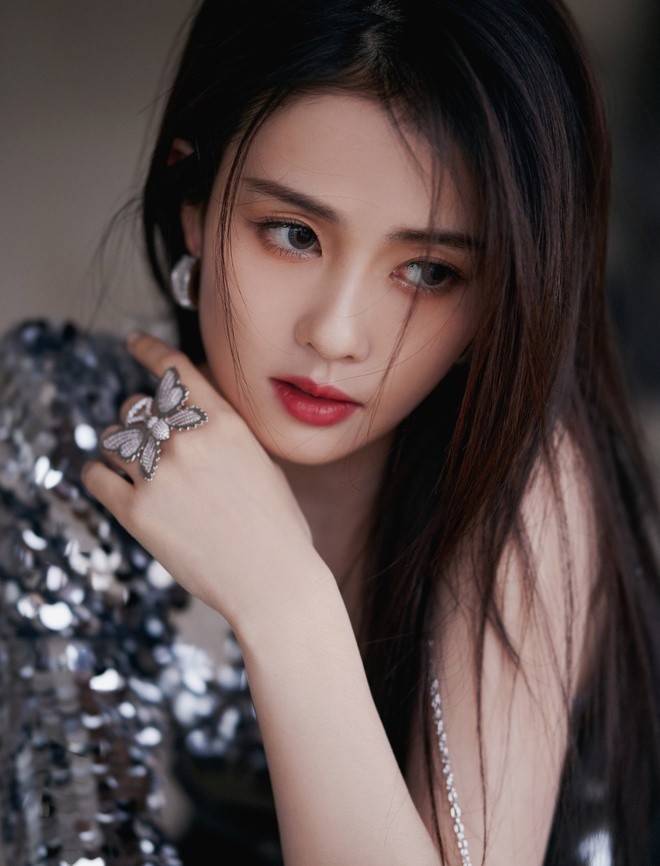 Bạch Lộc vốn là hotgirl mạng với nhan sắc dễ thương Bạch Lộc vốn là hotgirl mạng với nhan sắc dễ thương