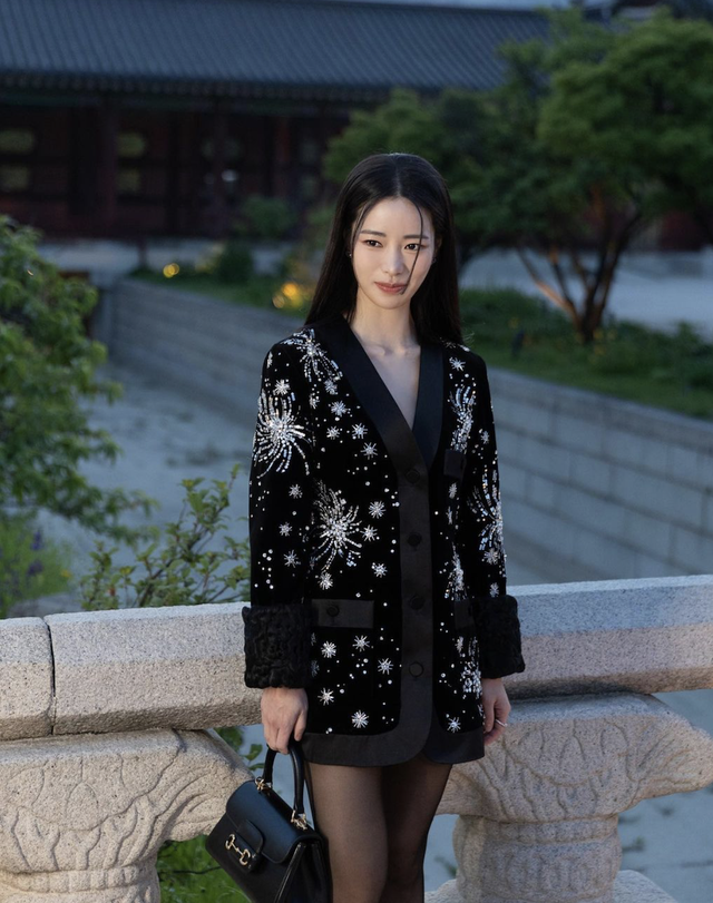 Lim Ji Yeon xuất hiện trong sự kiện mới. Ảnh IGNV Lim Ji Yeon xuất hiện trong sự kiện mới. Ảnh IGNV