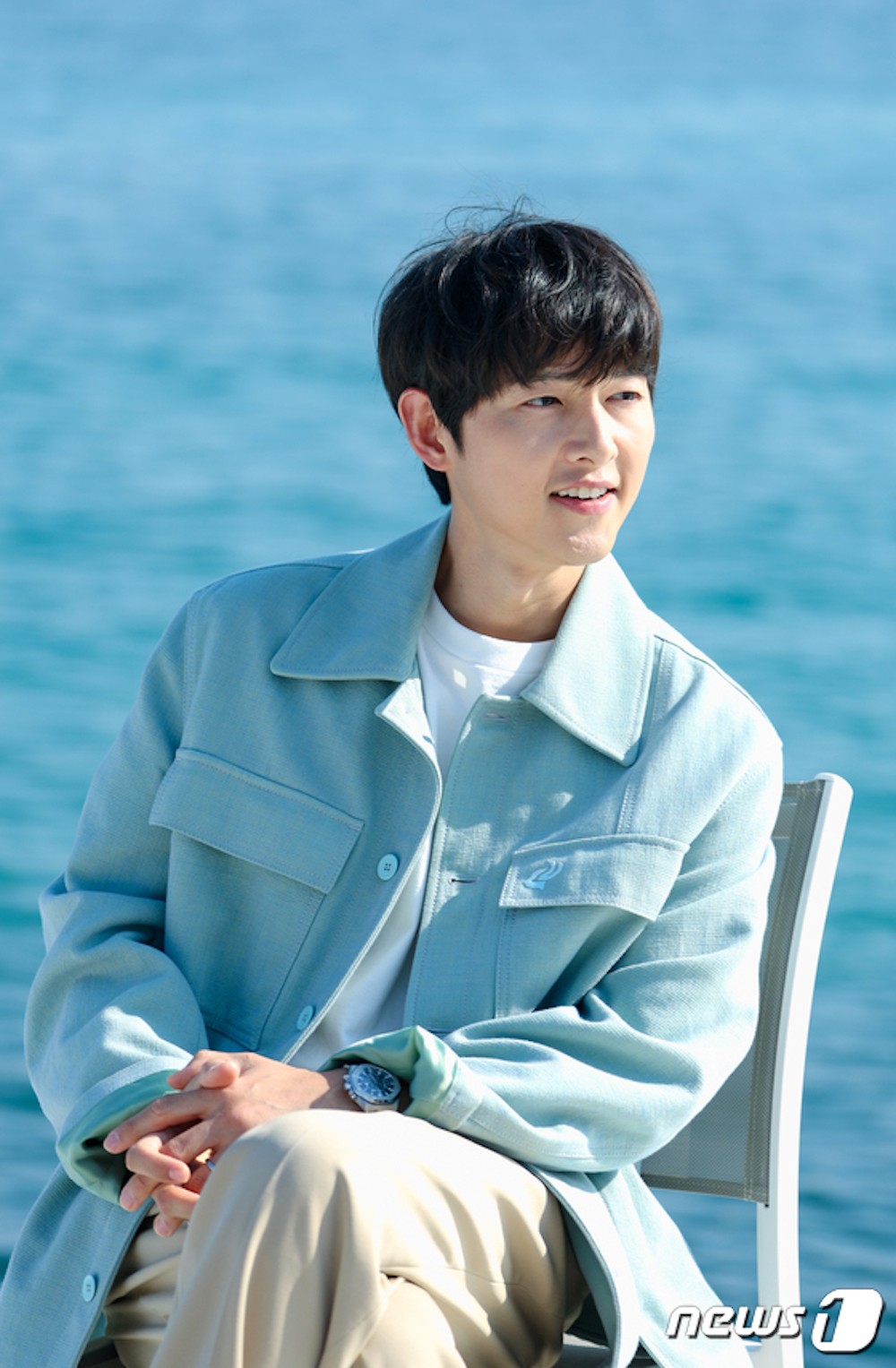Loạt ảnh ‘hack tuổi’ của Song Joong Ki ở tuổi 38 tại Cannes 2023 3 Loạt ảnh ‘hack tuổi’ của Song Joong Ki ở tuổi 38 tại Cannes 2023 3