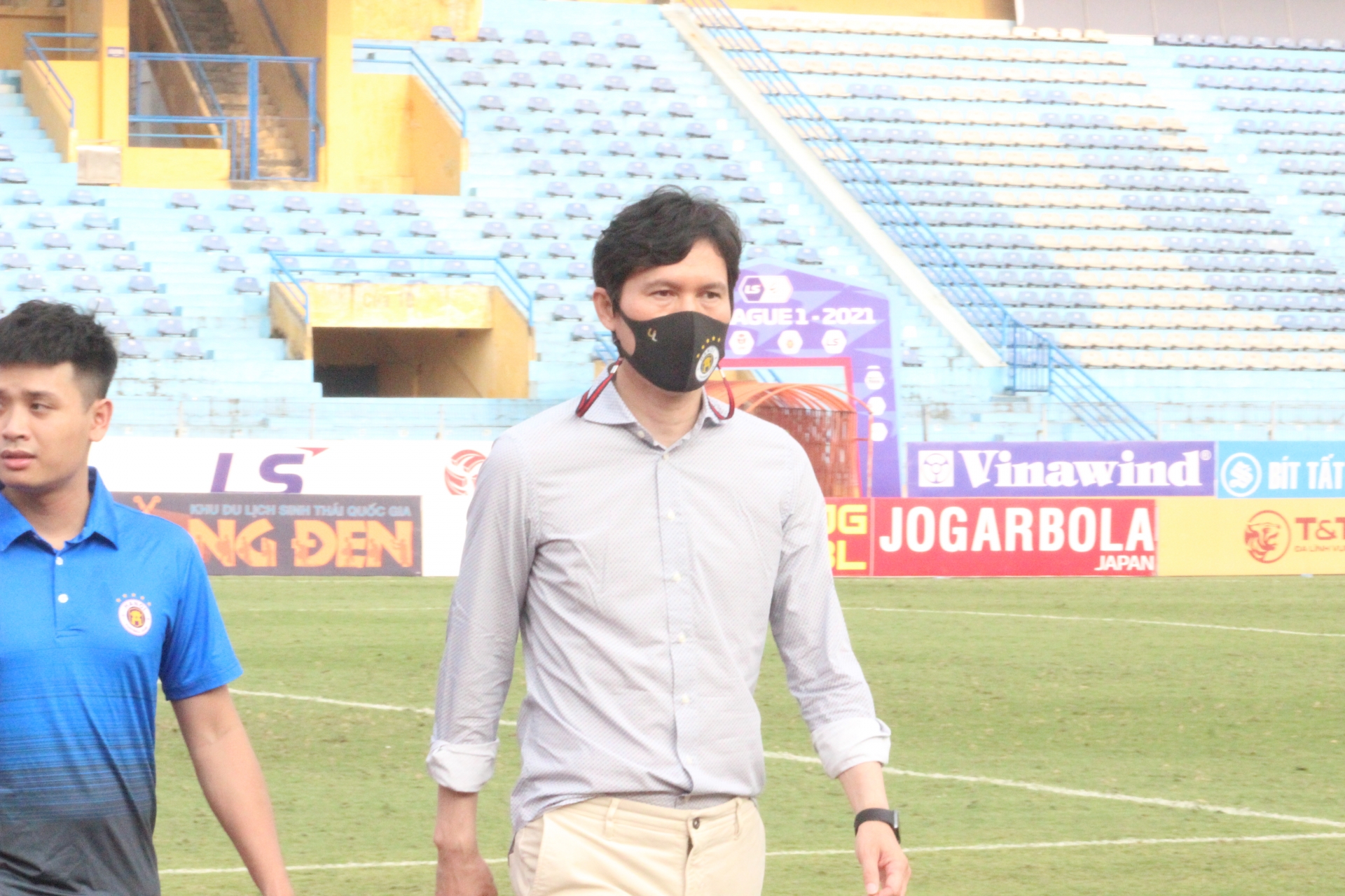 HLV Park Choong Kyun chia tay CLB Hà Nội (ảnh Ngọc Diệp)