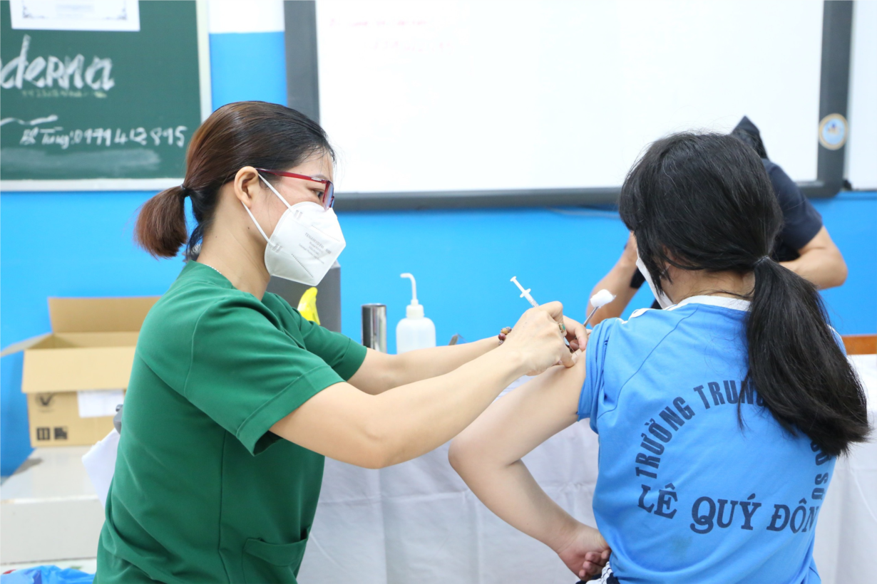 NÓNG: Bộ Y tế ban hành hướng dẫn mới nhất về tiêm phòng vaccine COVID-19