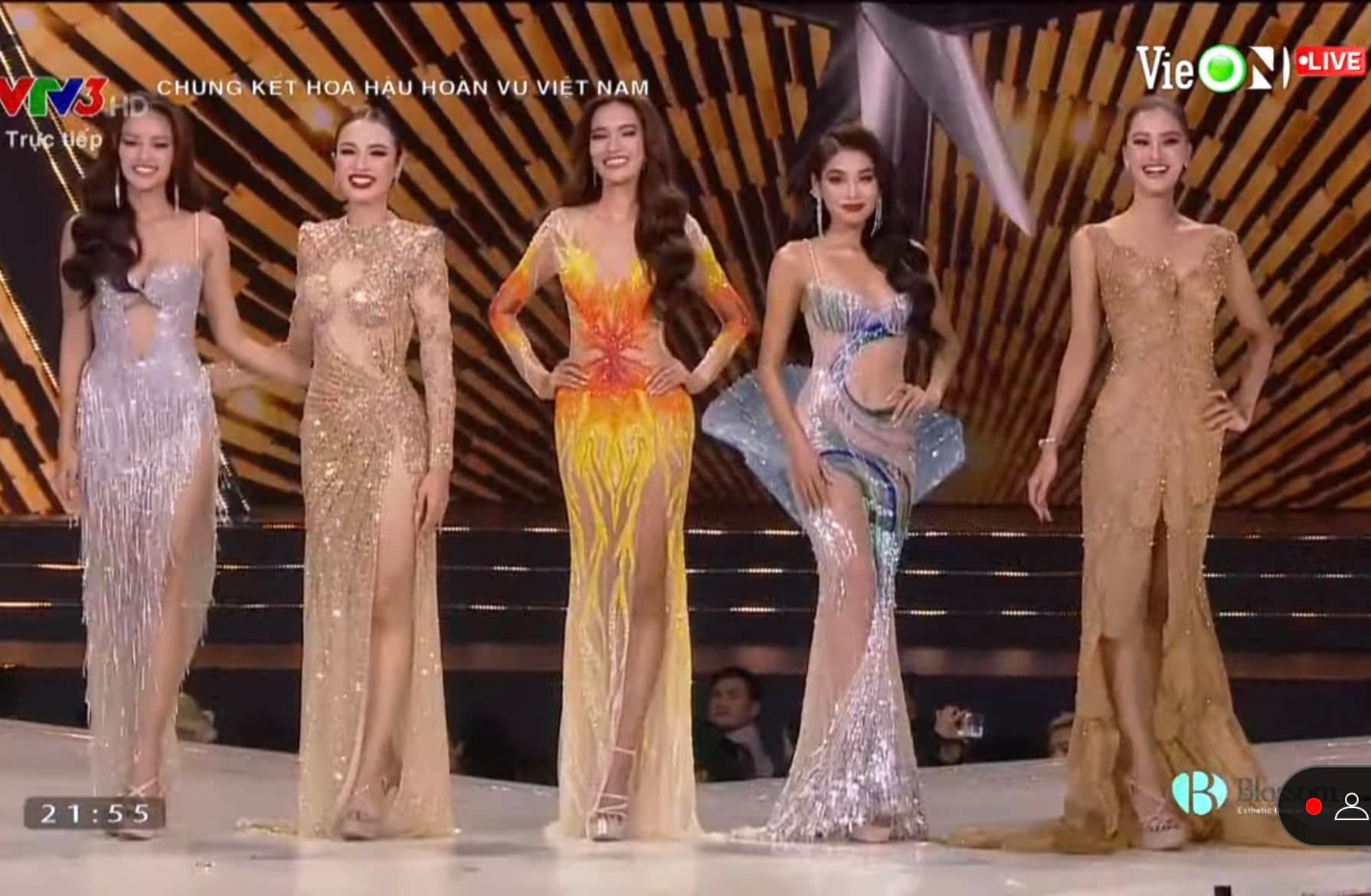 TRỰC TIẾP chung kết Hoa hậu Hoàn vũ Việt Nam 2022: TOP 5 'nuốt mic' trong phần thi ứng xử, Thảo Nhi Lê 'chặt đẹp'