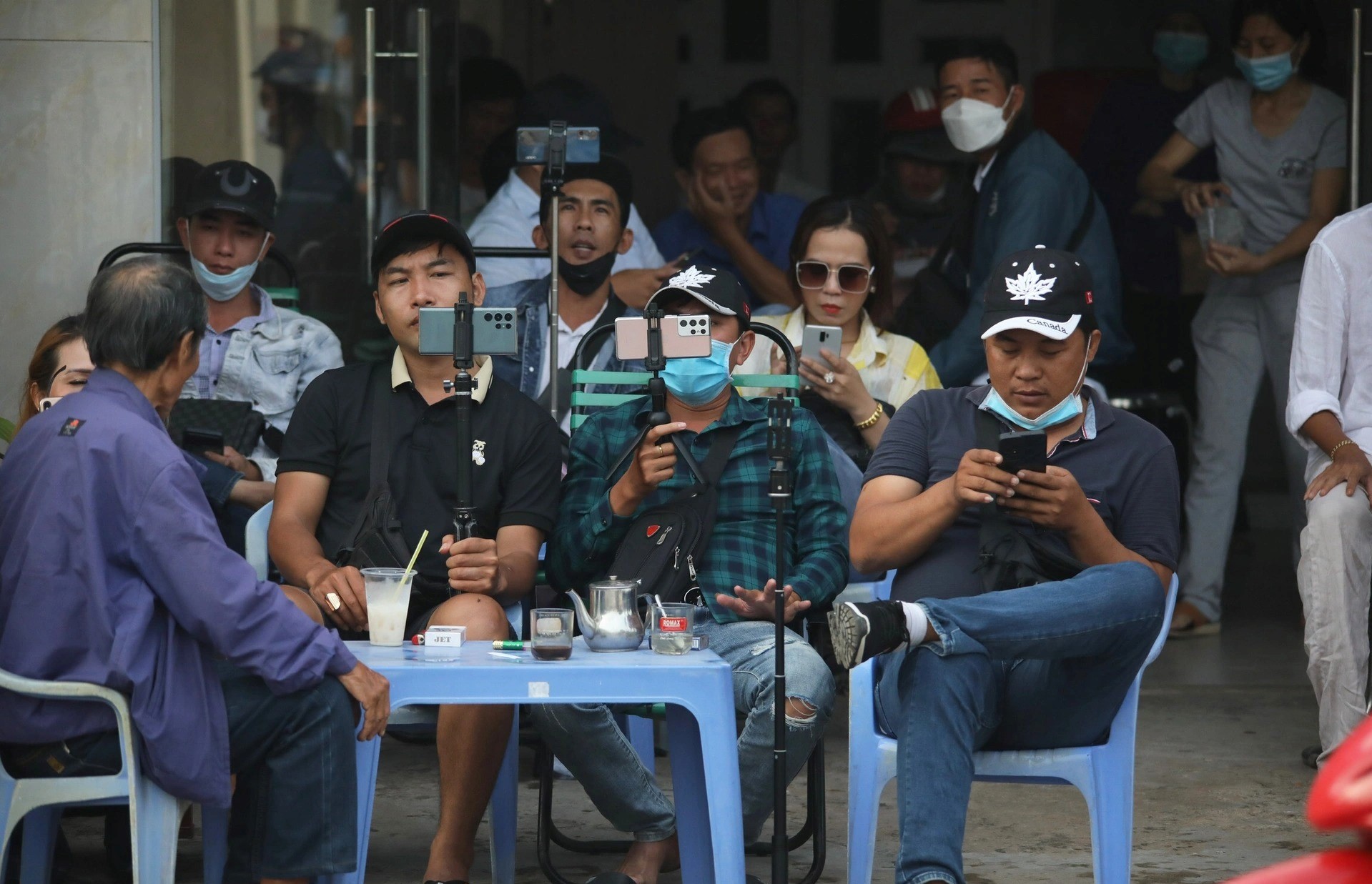 Ngày 2 xét xử vụ Tịnh Thất Bồng Lai, an ninh tiếp tục được thắt chặt