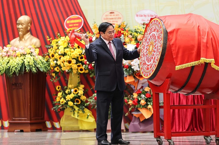 Thủ tướng Chính phủ Phạm Minh Chính đánh trống khai giảng năm học mới 2022-2023 Thủ tướng Chính phủ Phạm Minh Chính đánh trống khai giảng năm học mới 2022-2023