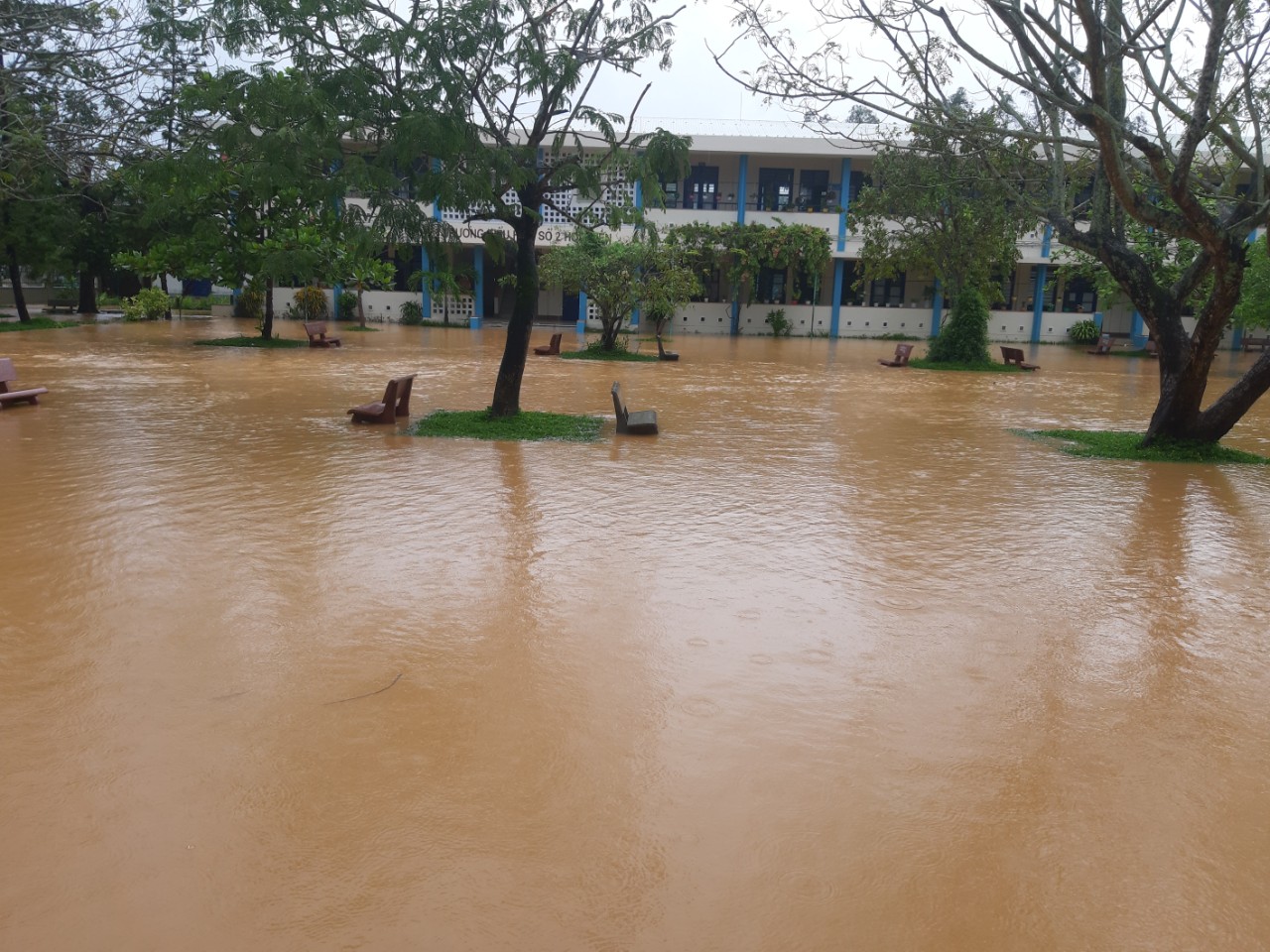 Theo ghi nhận của PV Người Đưa Tin, hiện tượng ngập lụt chủ yếu xảy ra ở các xã thuộc huyện miền núi Hòa Vang.