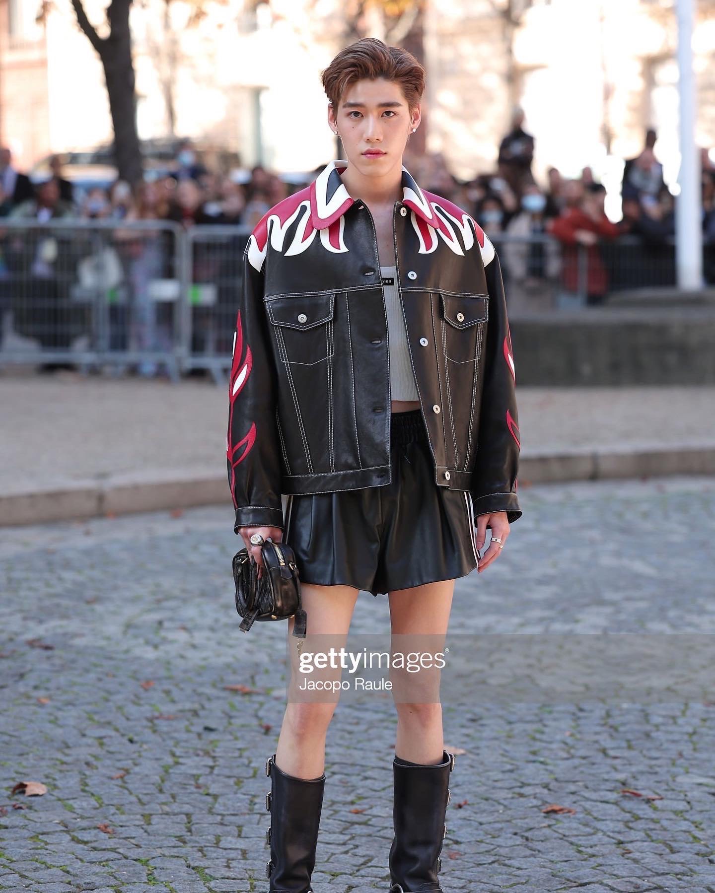 Từ MONO đến Sơn Tùng: Xu hướng thời trang phi giới tính đang 'xâm chiếm' làng giải trí thế nào? - Ảnh 1 Từ MONO đến Sơn Tùng: Xu hướng thời trang phi giới tính đang 'xâm chiếm' làng giải trí thế nào? - Ảnh 1