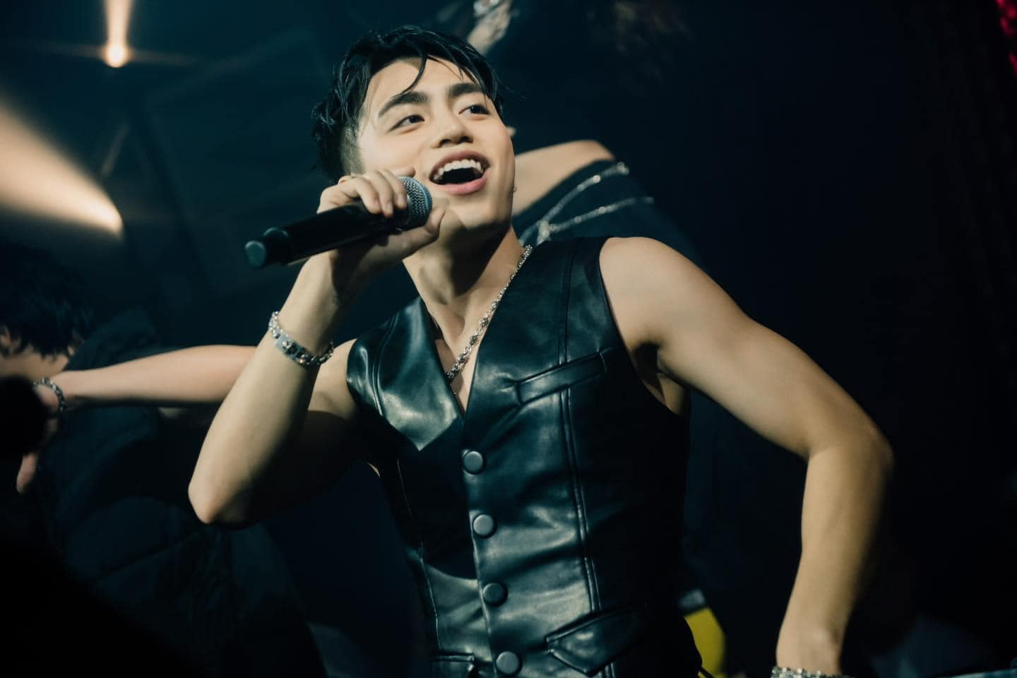 Gu ăn mặc của MONO nhận về nhiều khen ngợi