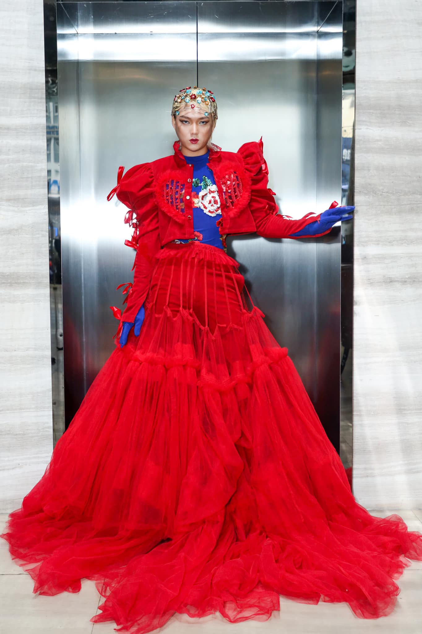 Bị chê làm lố khi dự sự kiện trong nước, truyền thông quốc tế phản ứng thế nào khi nhìn thấy Phạm Thoại? - Ảnh 3