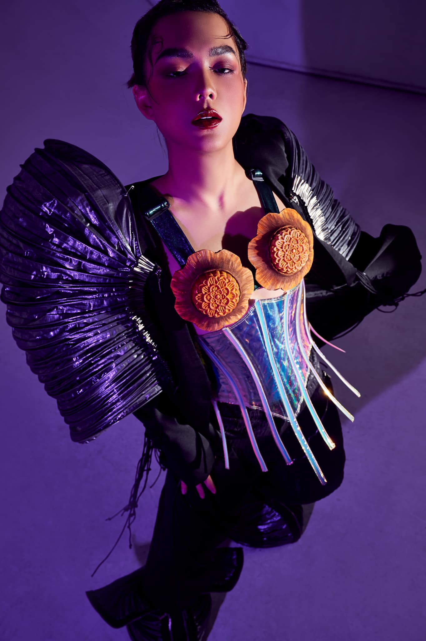 Bị chê làm lố khi dự sự kiện trong nước, truyền thông quốc tế phản ứng thế nào khi nhìn thấy Phạm Thoại? - Ảnh 2