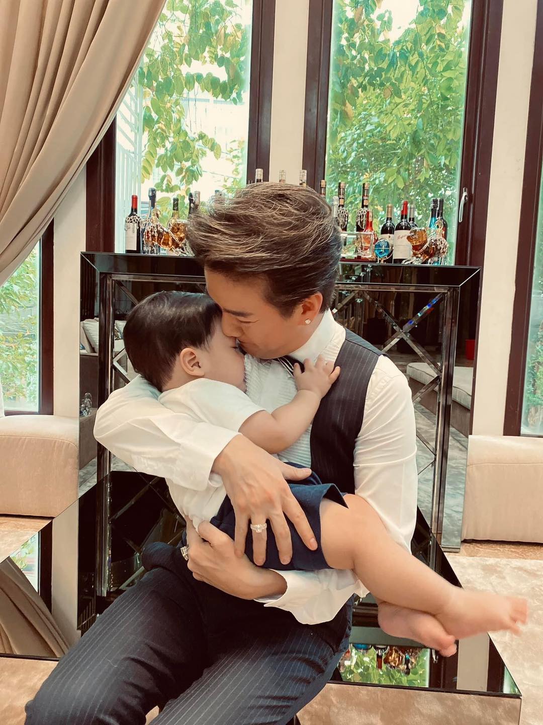 Sau khi chào đón quý tử đầu lòng, con người của Đàm Vĩnh Hưng dần thay đổi