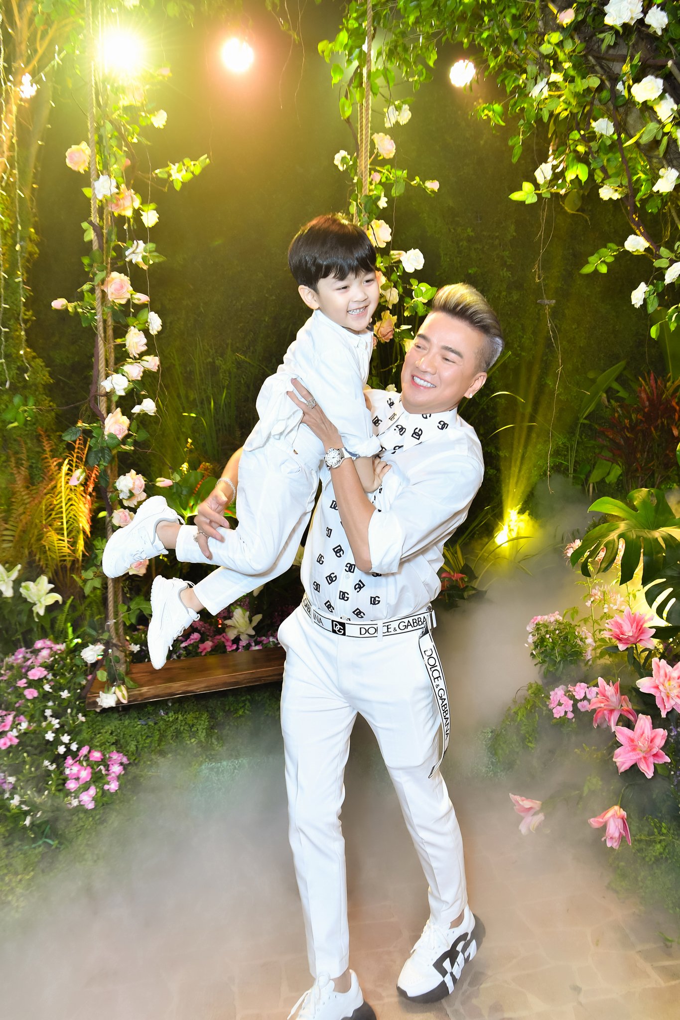 Chia sẻ về hành trình làm ông 'bố bỉm sữa' của Đàm Vĩnh Hưng luôn nhận được sự quan tâm của công chúng.