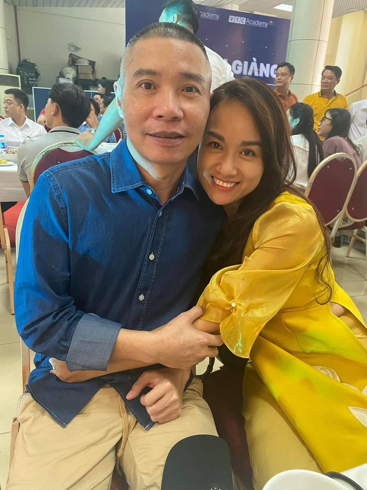 Xúc động tình cảm đồng nghiệp dành cho NSND Công Lý sau thời gian dài vắng bóng vì sức khỏe - Ảnh 1 Xúc động tình cảm đồng nghiệp dành cho NSND Công Lý sau thời gian dài vắng bóng vì sức khỏe - Ảnh 1