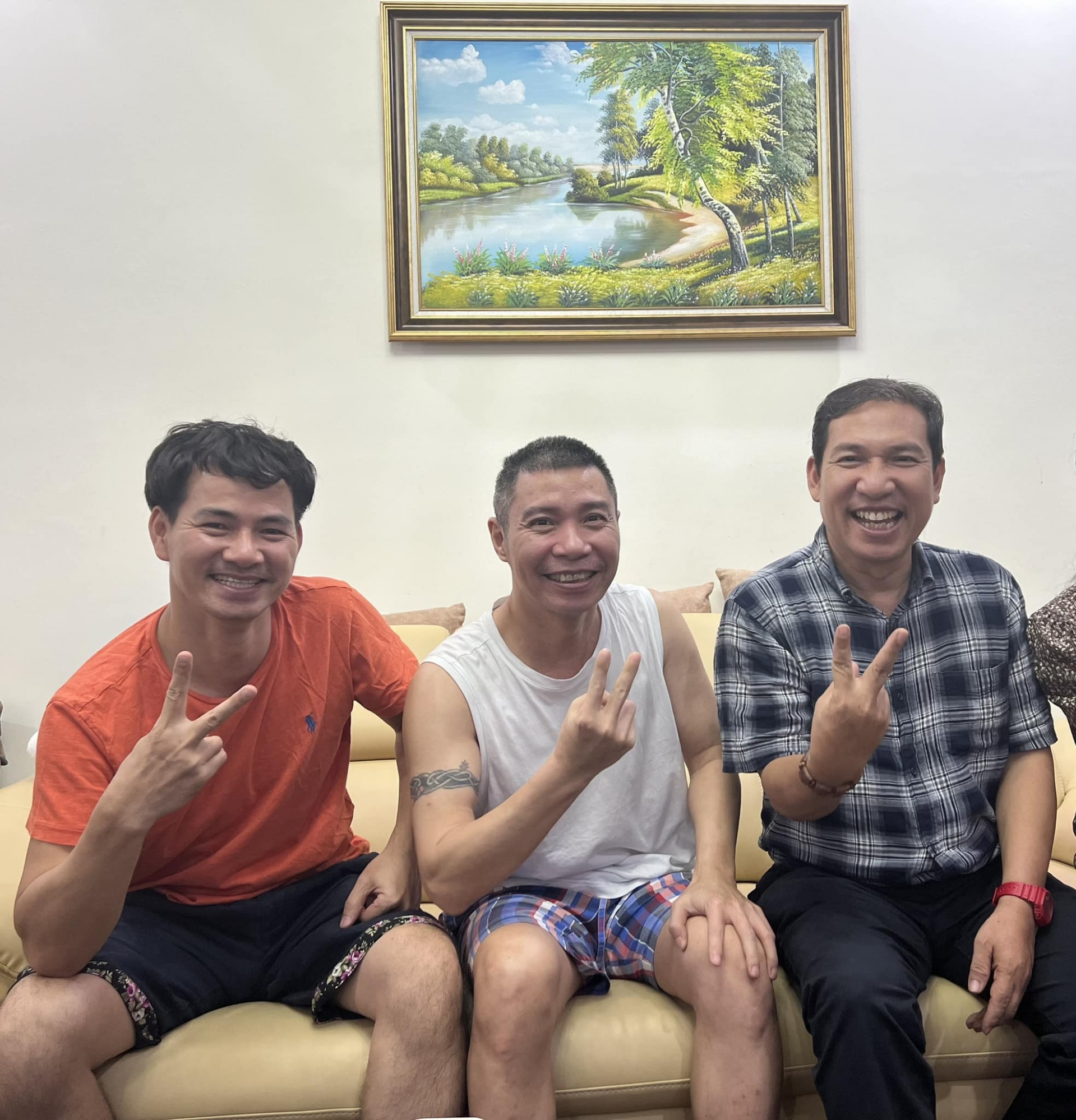 Công Lý vẫn luôn nhận được sự hỏi han, quan tâm từ các đồng nghiệp thất thiết dù vắng bóng khỏi showbiz trong thời gian dài