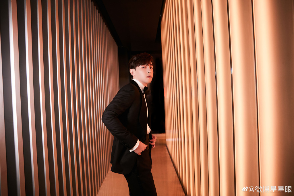 Các mối quan hệ trước đó của Đặng Luân với các đối tác bị đánh giá dần nguội lạnh