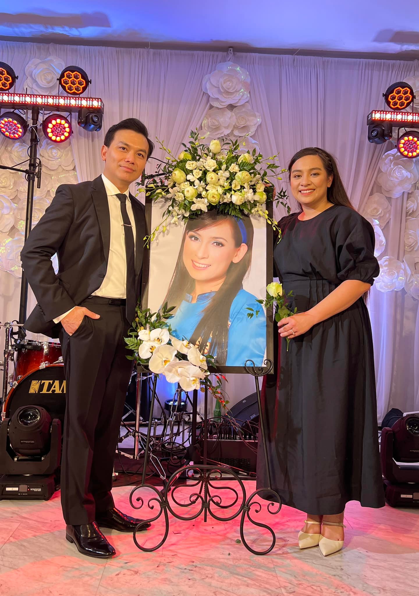 Thời gian qua, Mạnh Quỳnh thường xuyên về nước để hỗ trợ cho các con nuôi của cố NS Phi Nhung. Ảnh: FBNV