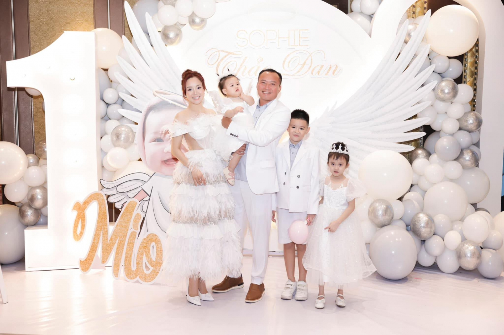 Vy Oanh có cuộc sống viên mãn bên chồng doanh nhân giàu có và 3 con