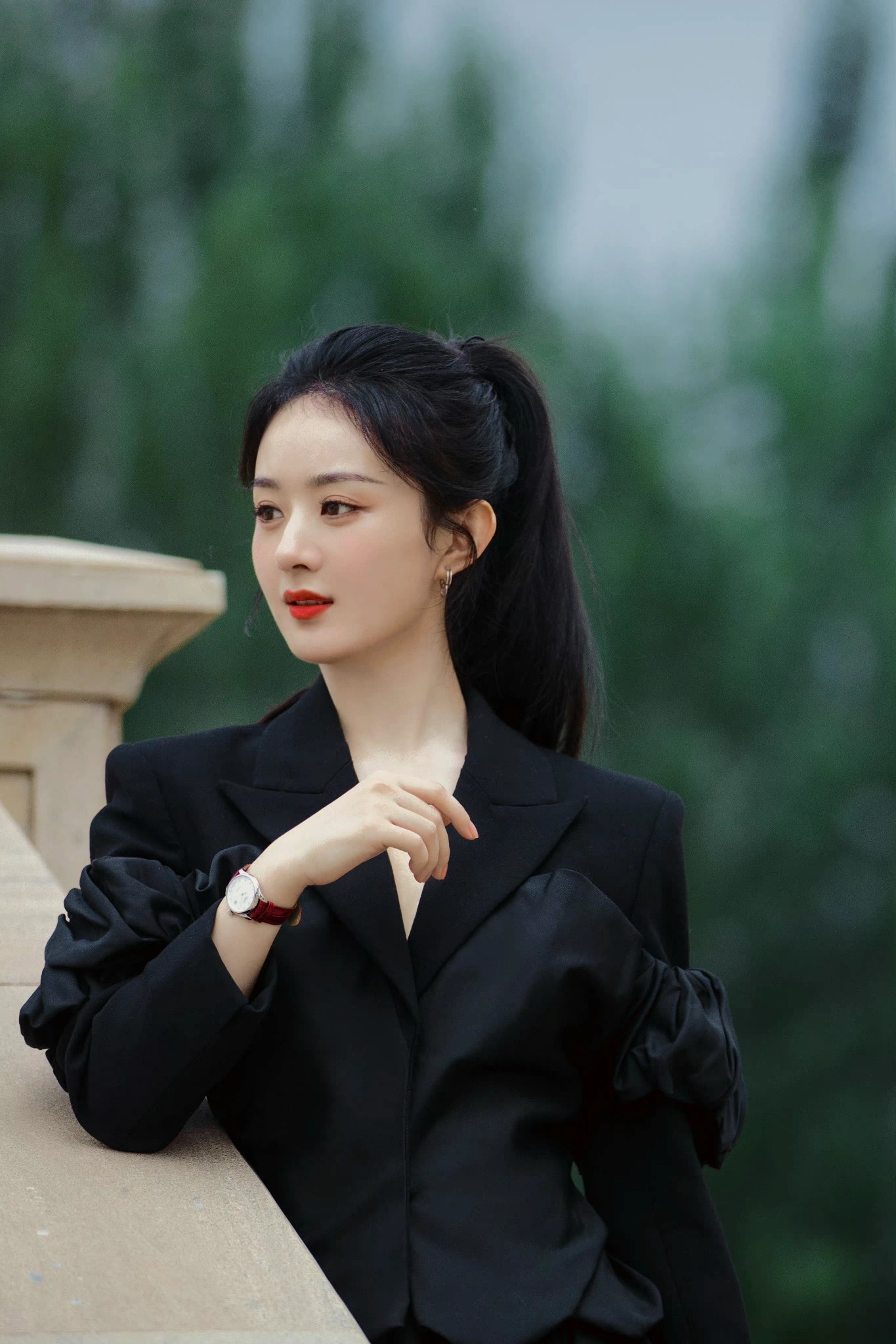 Sau tan vỡ tình cảm, Triệu Lệ Dĩnh ngày càng chứng minh rõ cho câu nói 'phụ nữ đẹp nhất khi không thuộc về ai'