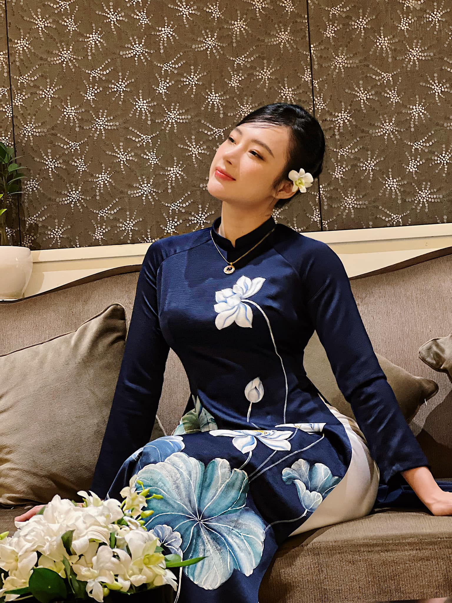 Angela Phương Trinh tích cực tham gia các hoạt động thiện nguyện, ăn chay cũng như thay đổi phong cách thời trang. Angela Phương Trinh tích cực tham gia các hoạt động thiện nguyện, ăn chay cũng như thay đổi phong cách thời trang.