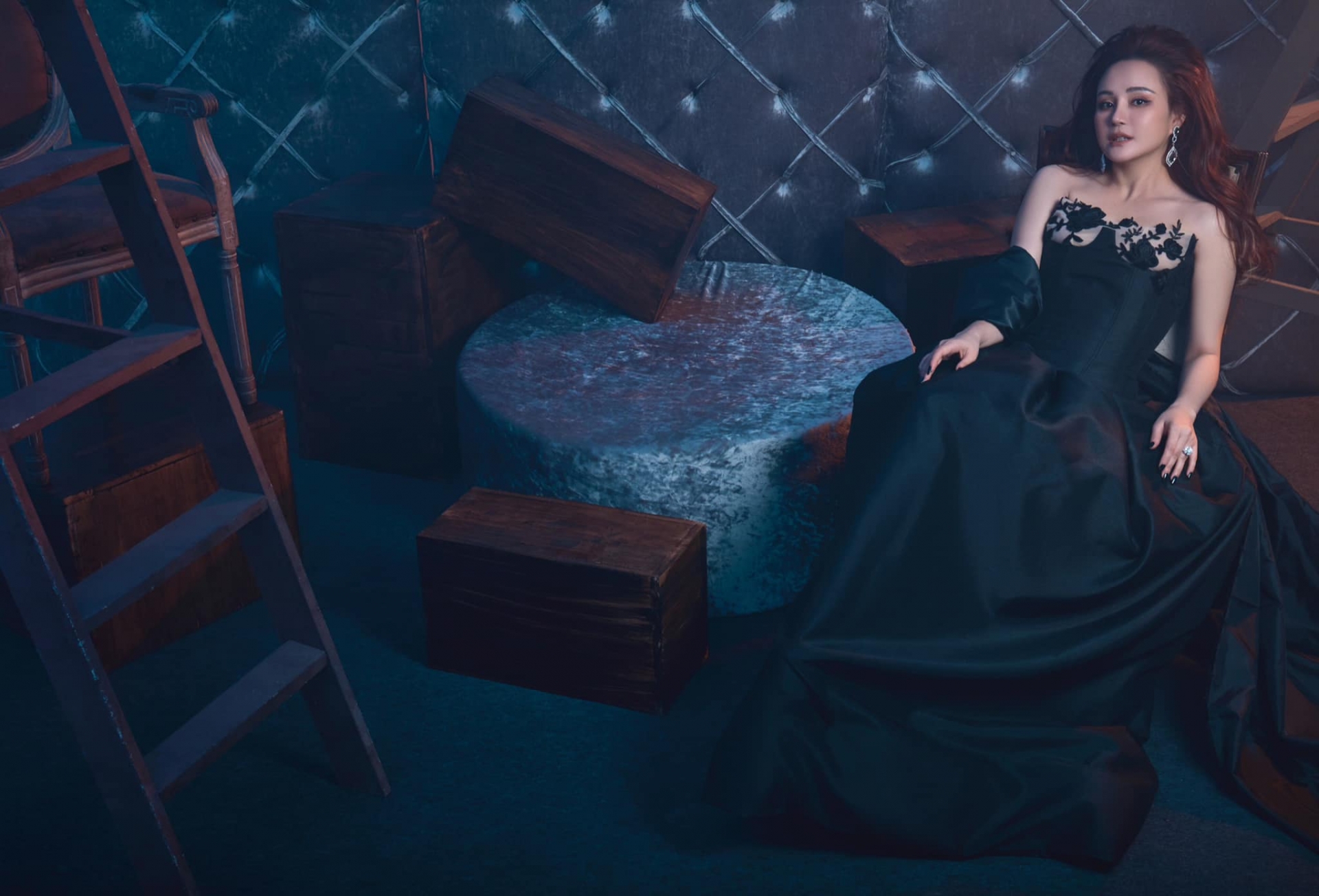 Vy Oanh đang tận hưởng cuộc sống yên bình bên chồng và 3 con. 