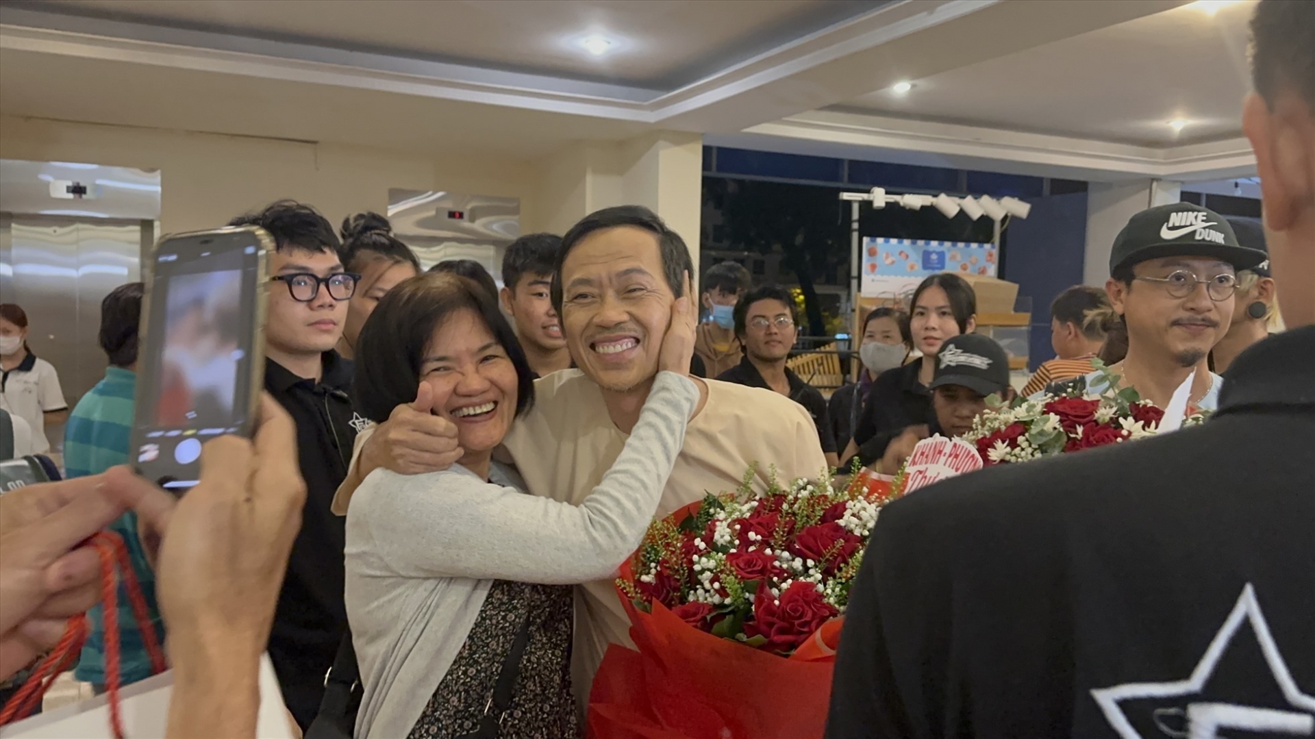 Sau đêm nhạc, Hoài Linh và các nghệ sĩ quyên góp được 7 tỉ đồng hỗ trợ trẻ mồ côi