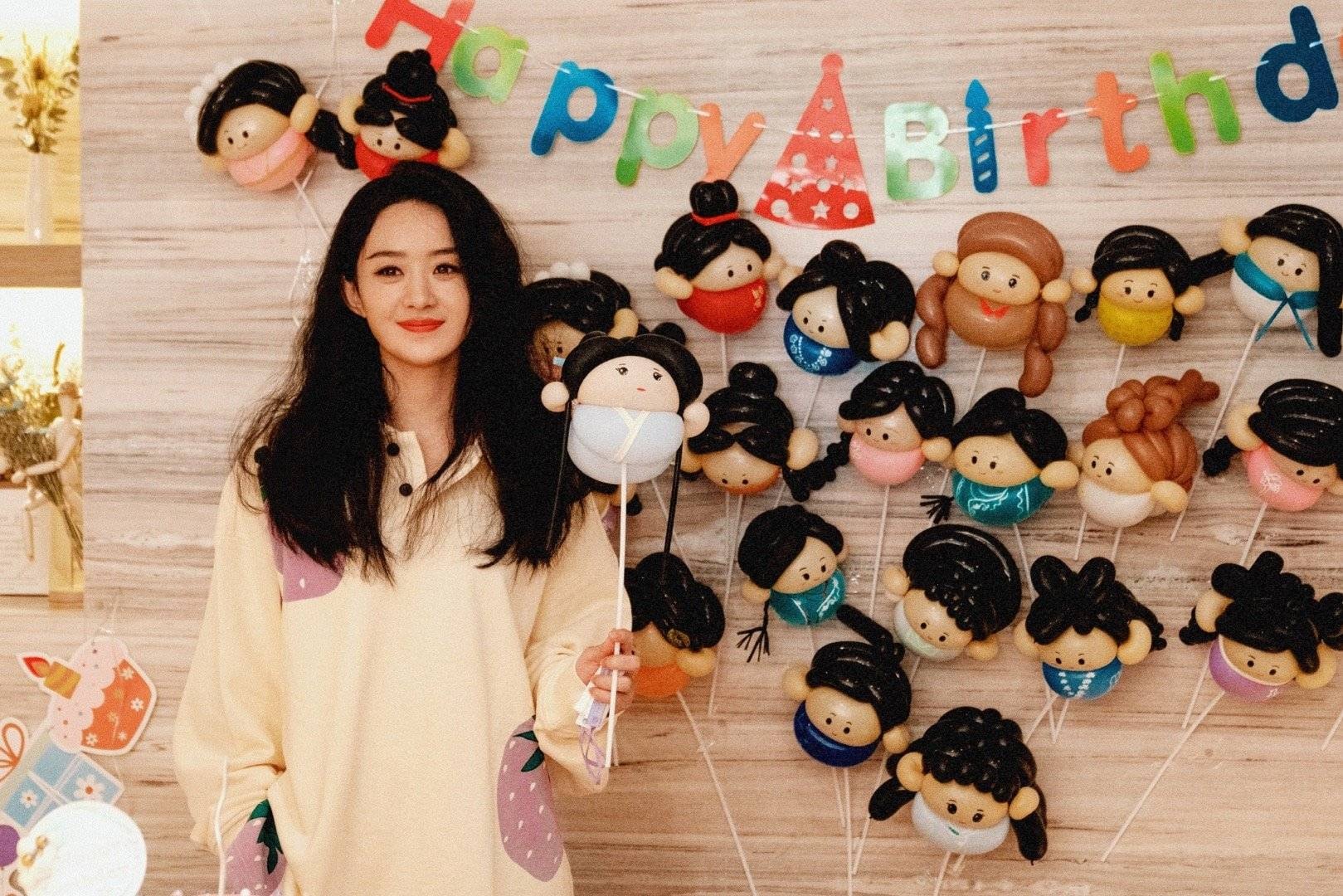 Sự đáng yêu của nữ minh tinh đình đám khiến cư dân mạng phải tan chảy