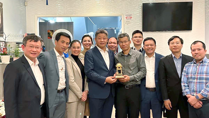 Đoàn công tác thăm và làm việc với Tổng Lãnh sự quán Việt Nam tại San Francisco, ngày 28/10