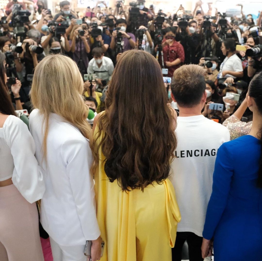 Trở về nước giữa làn sóng tẩy chay, ông Nawat được đông đảo fan đón: Thái độ thế nào? - Ảnh 1