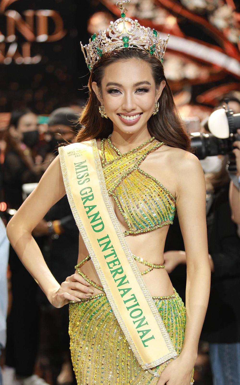 Nguyễn Thúc Thùy Tiên đăng quang ngôi vị cao nhất của Miss Grand International 2022