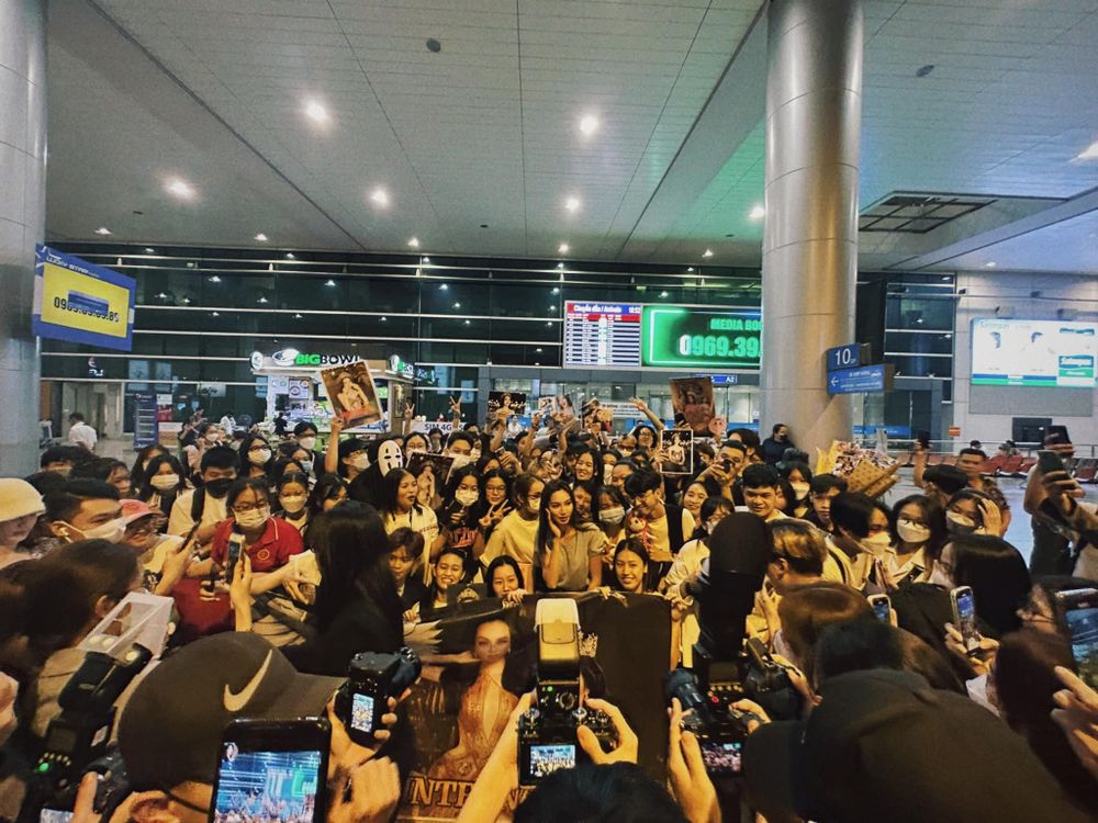 Thùy Tiên về Việt Nam sau nhiều ngày làm việc tại Indonesia đồng thời kết thúc nhiệm kỳ Hoa hậu Hòa bình Quốc tế