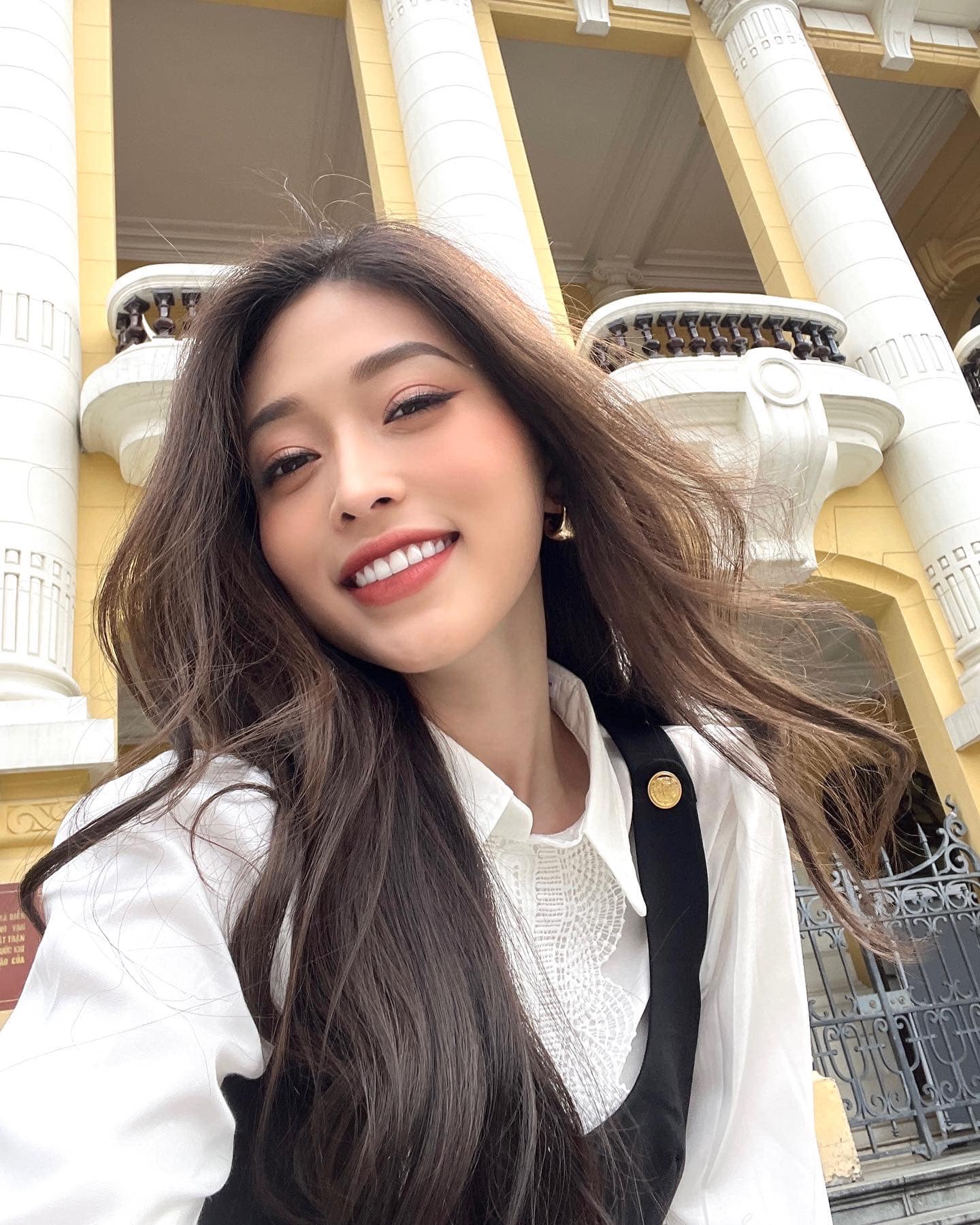 Nhan sắc xinh đẹp bất chấp góc chụp