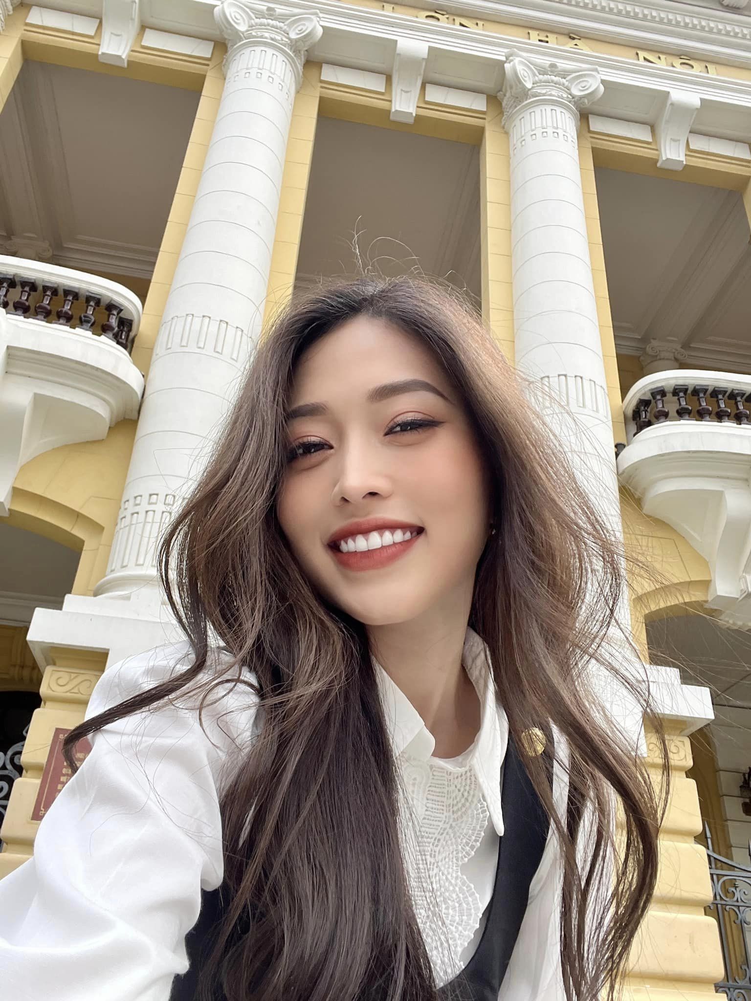 Phương Nga xuất hiện tươi tắn sau trận ốm liệt giường ngay khi kết thúc đám cưới