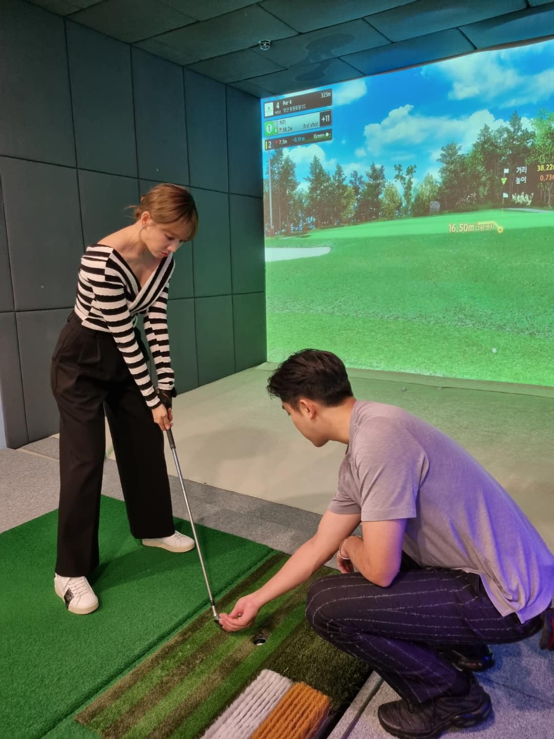 Hari Won chính thức gia nhập đường đua 'nữ hoàng sân golf'