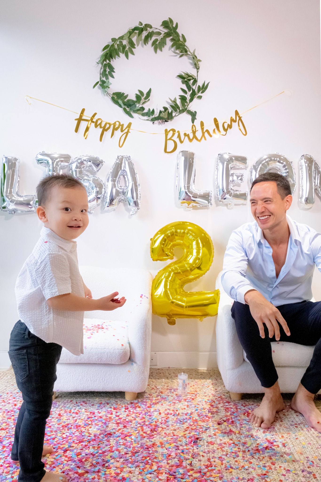 Video: Cặp song sinh nhà Hồ Ngọc Hà thổi nến mừng sinh nhật, Leon chật vật vẫn 'tấu hài'  - Ảnh 4