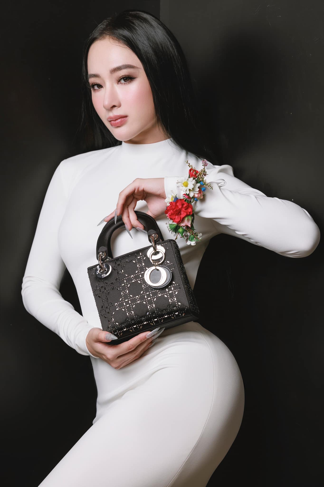 Trải qua nhiều thăng trầm, hiện tại, Angela Phương Trình bình yên với tất cả