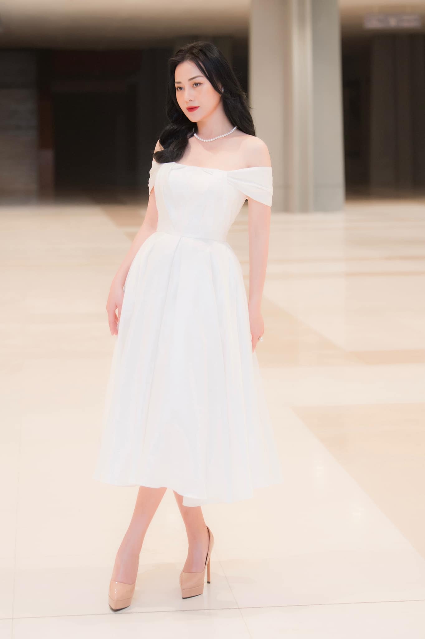 Video: Phương Oanh 'F5 diện mạo' xinh tựa nàng thơ, có màn tấu hài khiến fan cười nghiêng ngả - Ảnh 4