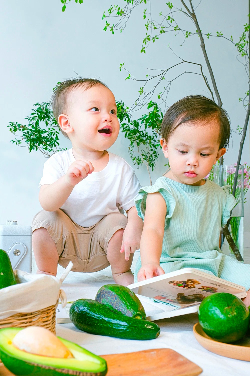 Video: Thánh 'bơ' chị gái gọi tên Leon nhà Hồ Ngọc Hà, Lisa '3 phần bất lực 7 phần nuông chiều' - Ảnh 3