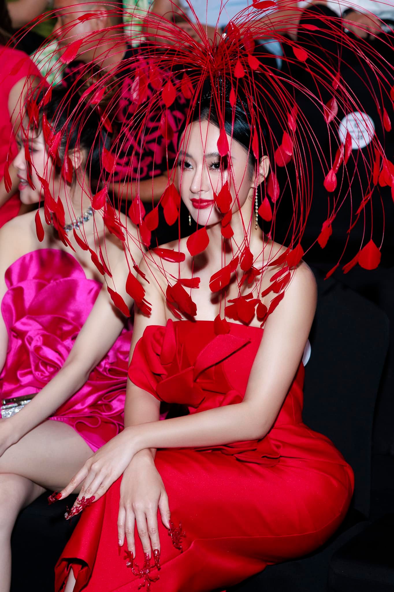 Angela Phương Trinh gây chú ý khi tham gia một sự kiện thời trang Angela Phương Trinh gây chú ý khi tham gia một sự kiện thời trang