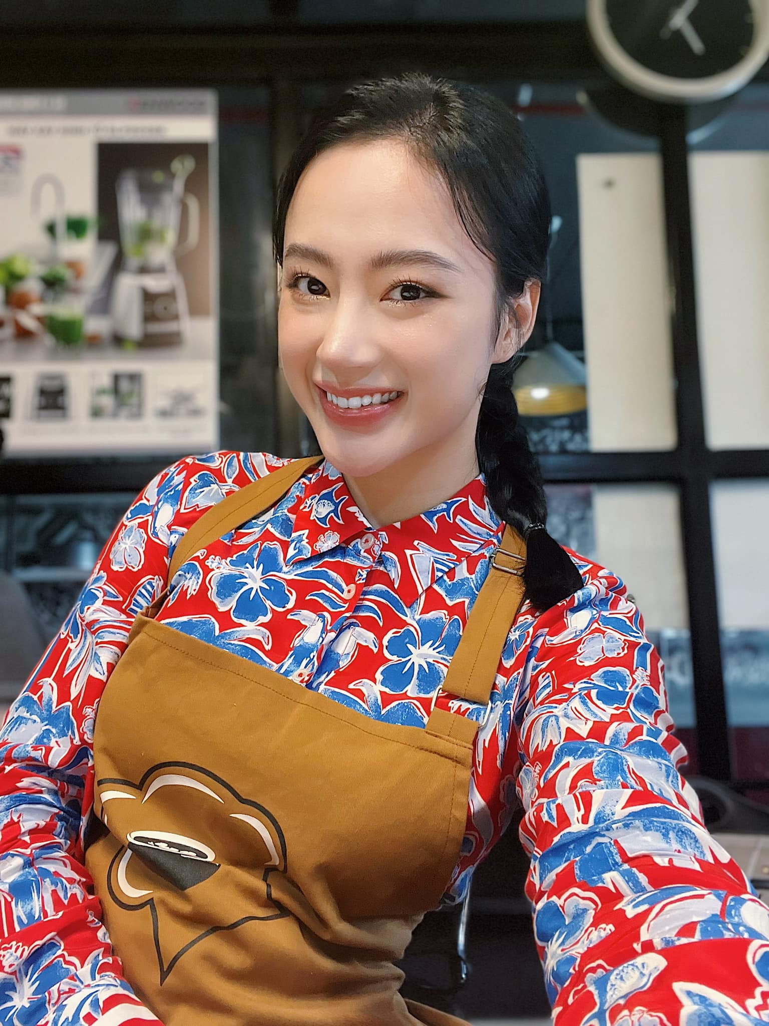 Angela Phương Trinh lộ diện cực khác lạ sau bao năm ở ẩn tu tập, thông báo tin vui bất ngờ - Ảnh 3 Angela Phương Trinh lộ diện cực khác lạ sau bao năm ở ẩn tu tập, thông báo tin vui bất ngờ - Ảnh 3