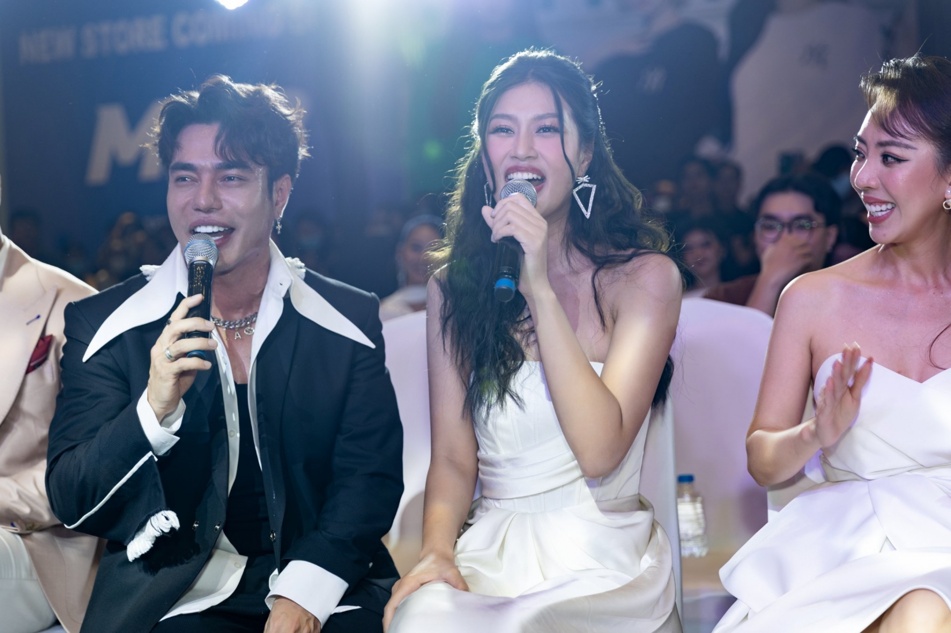 Đoàn Thiên Ân tất bật chạy show sau khi về nước, song phong thái của cô vẫn vô cùng ổn định