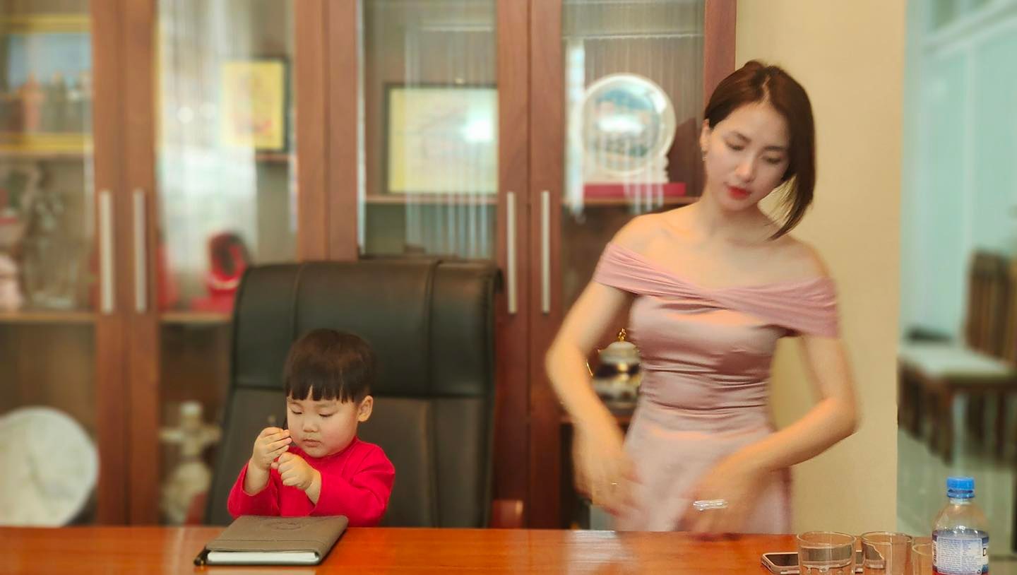 Nghẹn ngào ‘tâm thư’ Hòa Minzy gửi đến bé Bo, CDM xót xa: Sự đánh đổi quá thiêng liêng - Ảnh 4