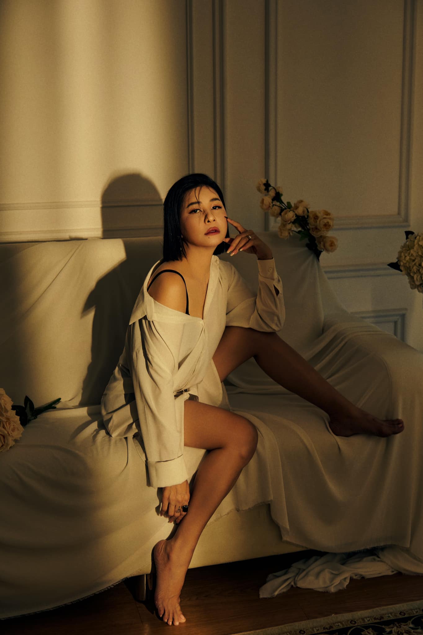 Phương Oanh, Hiền Hồ, Elly Trần và lùm xùm tình ái 'dậy sóng' năm 2022 - Ảnh 2 Phương Oanh, Hiền Hồ, Elly Trần và lùm xùm tình ái 'dậy sóng' năm 2022 - Ảnh 2