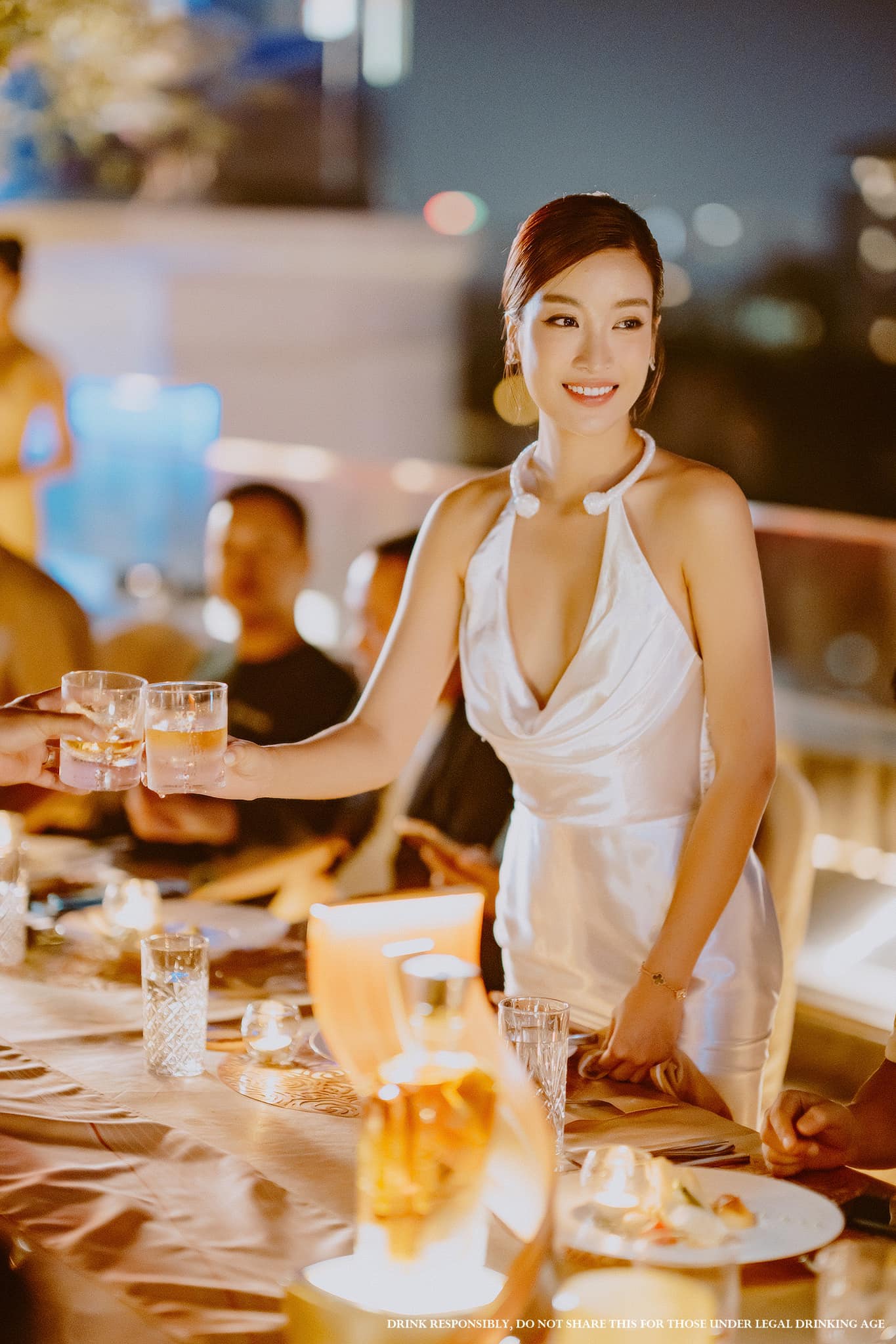 Ở độ tuổi gần 30 song Đỗ Mỹ Linh vẫn duy trì được nhan sắc kinh diễm,