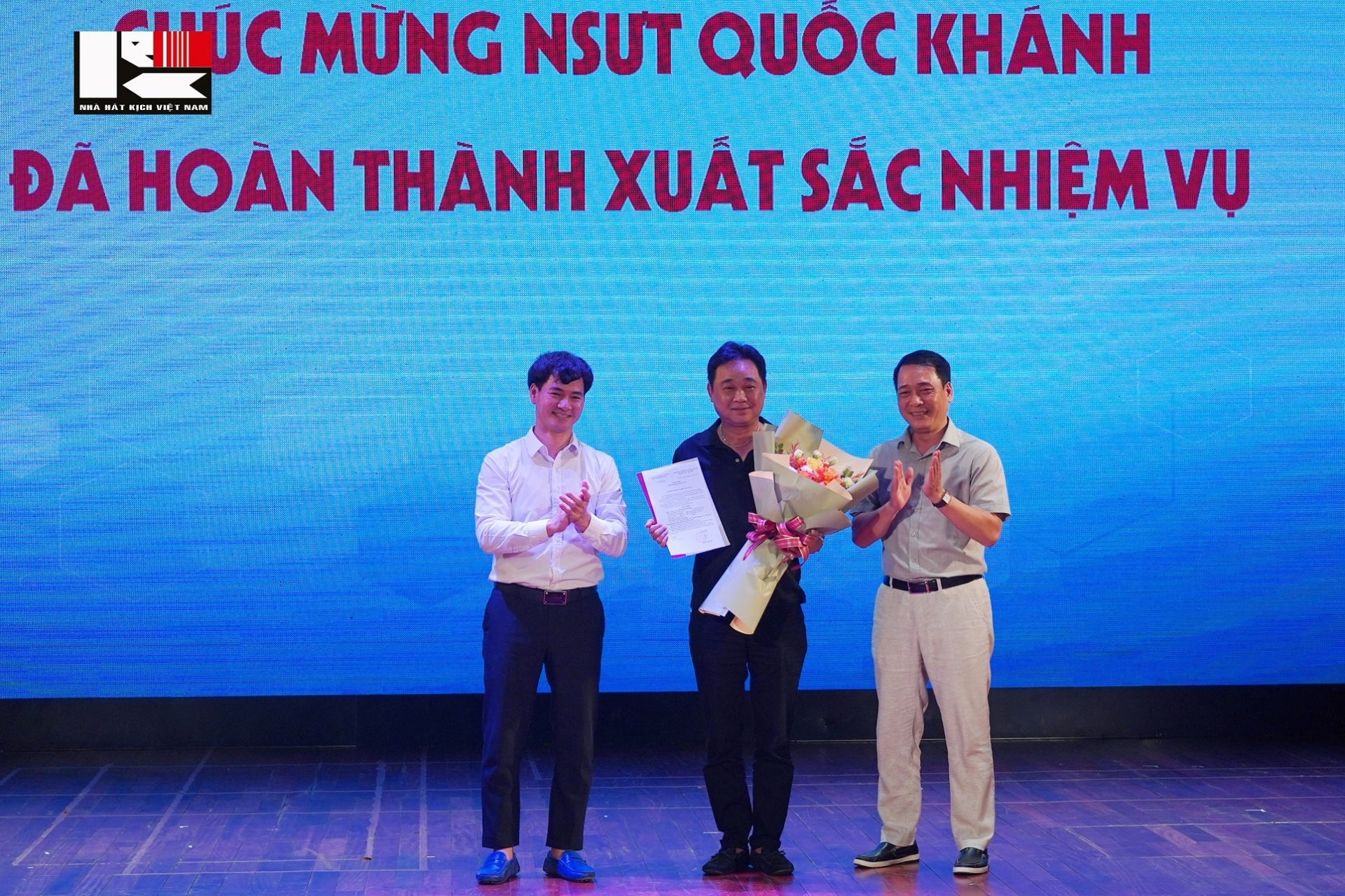 'Ngọc Hoàng' Quốc Khánh nhận quyết định nghỉ hưu từ Giám đốc Nhà hát kịch Việt Nam sau 44 năm cống hiến. Ảnh: Nhà hát kịch Việt Nam
