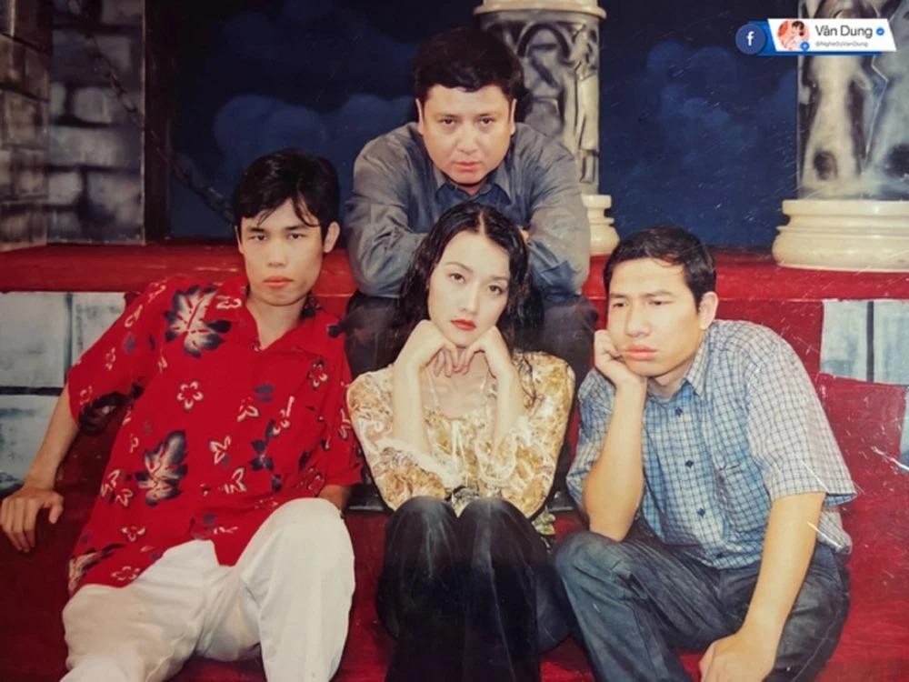 Sự thời thượng của Vân Dung thể hiện rõ qua lối ăn mặc, trang điểm