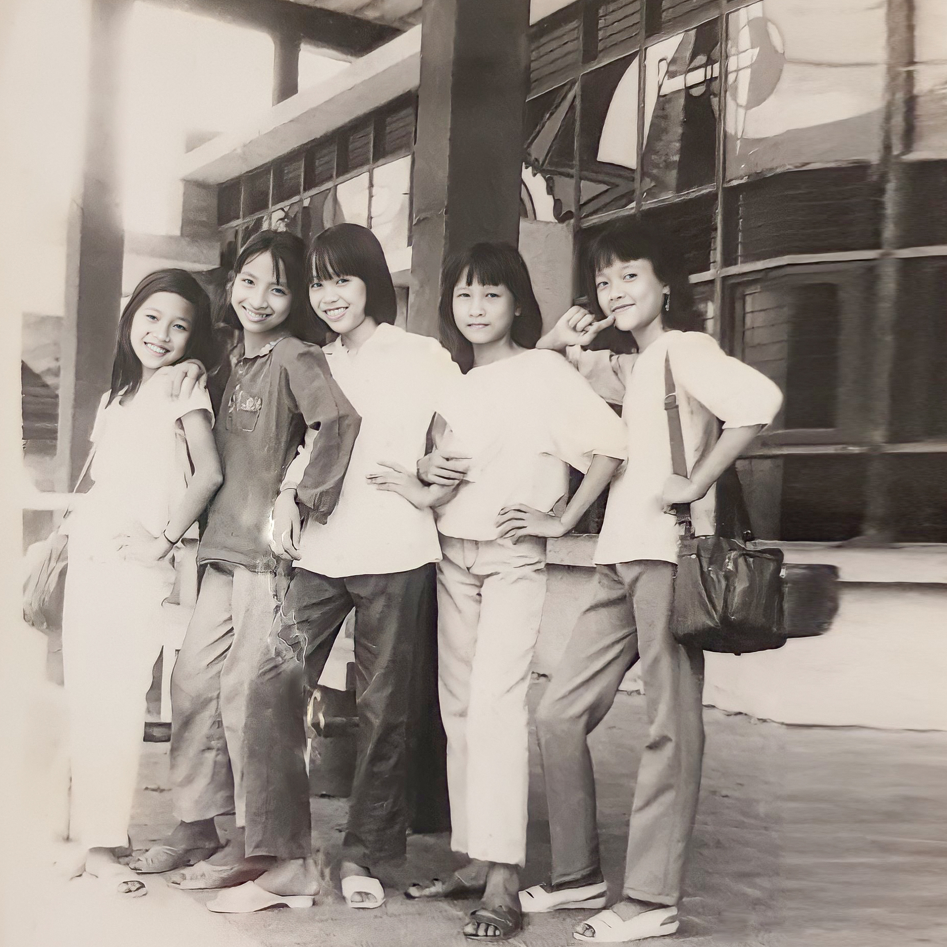 Thời bé Vân Dung có có những đường nét nổi bật