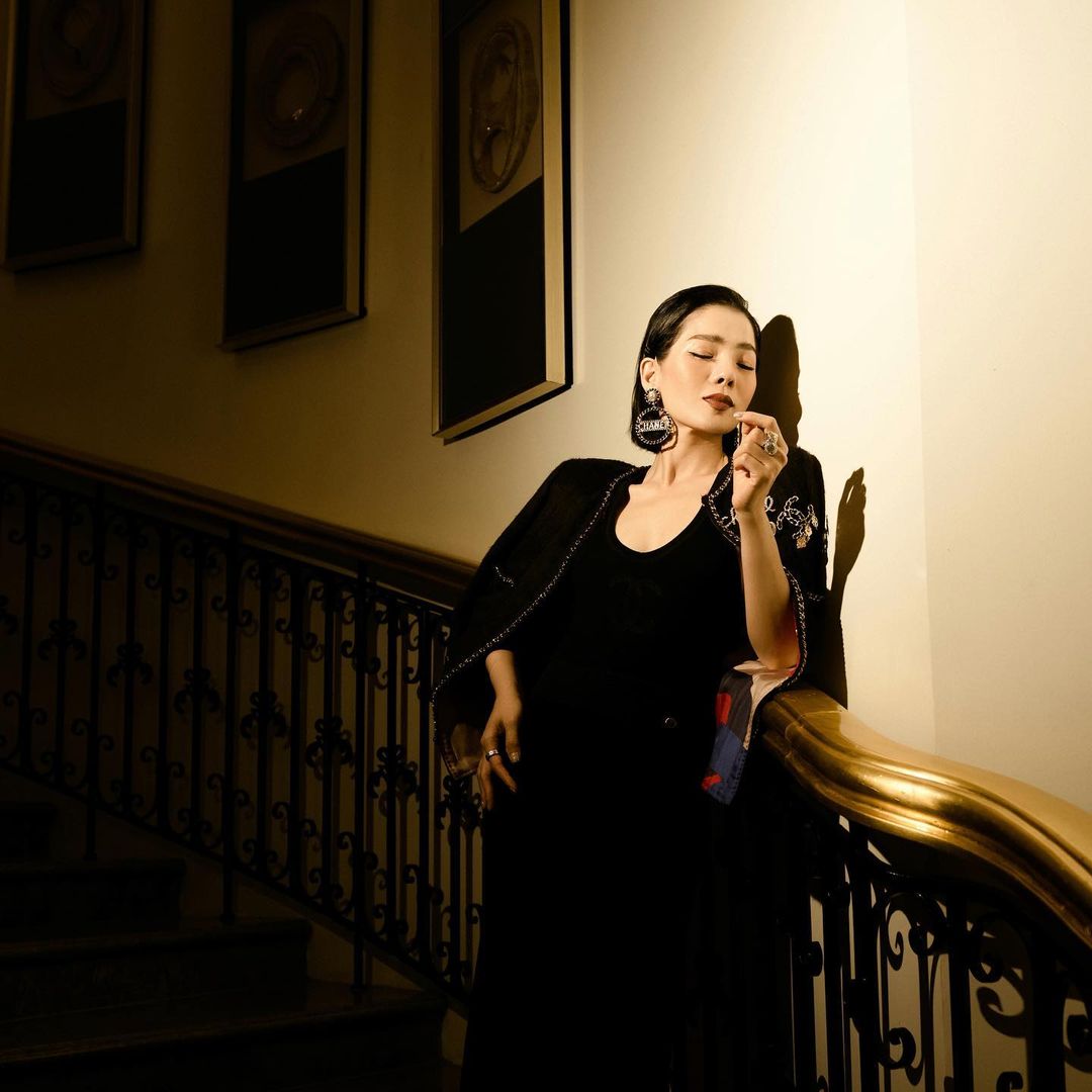 Lệ Quyên chăm chỉ cập nhật các xu hướng thời trang mới