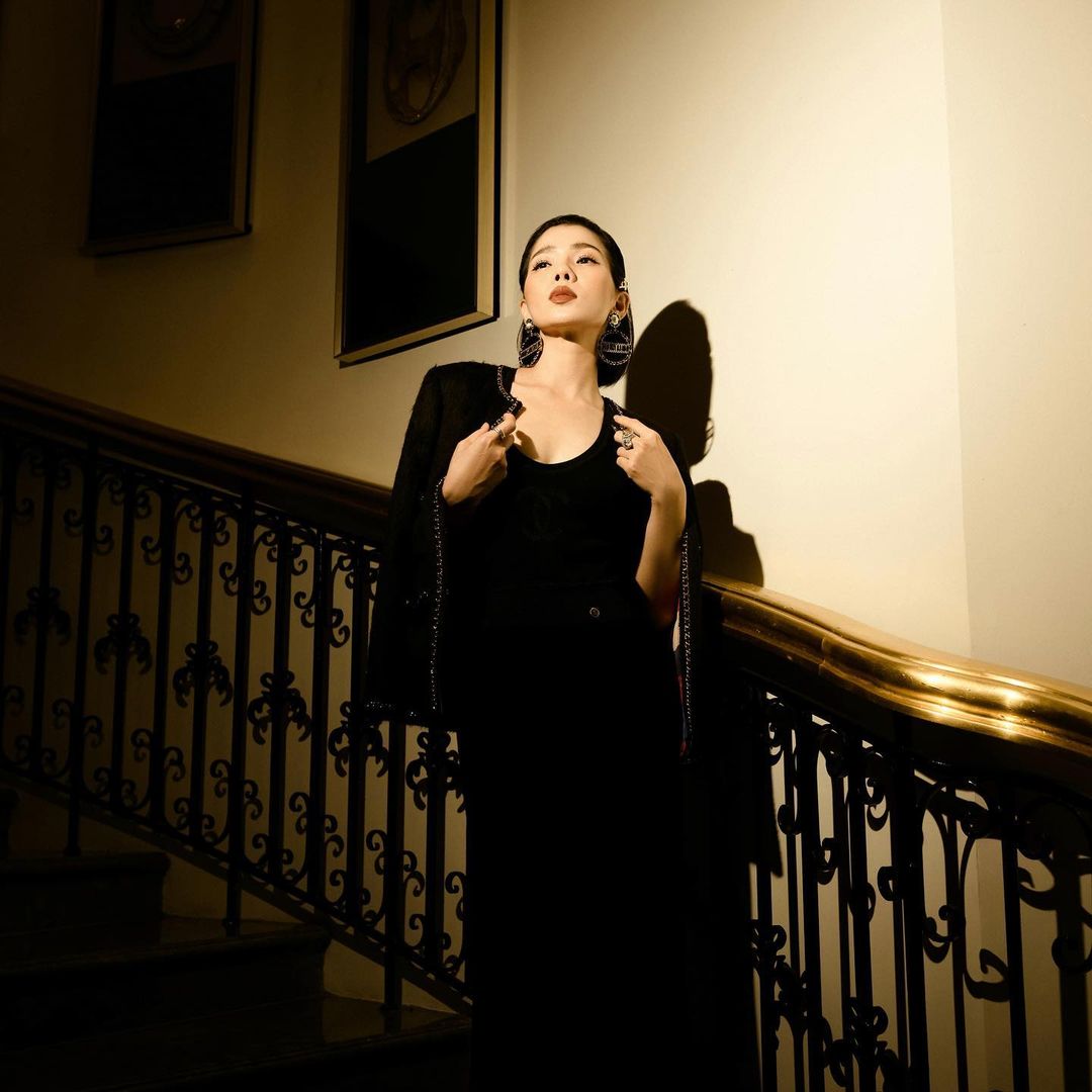 Thần thái ngút ngàn đỉnh cao của Lệ Quyên